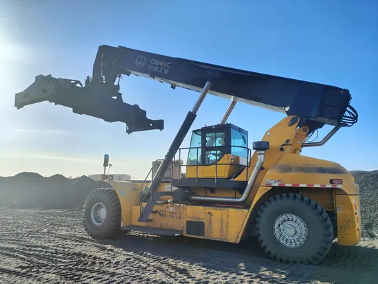 コンテナハンドリング用リーチスタッカー45トン